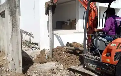 รับถมที่ รื้อถอน